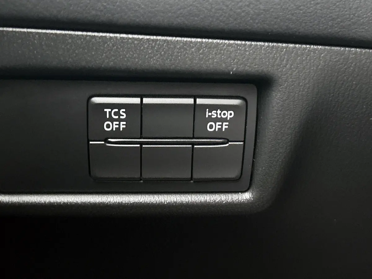 2.0 SkyActiv-G 165 TS EXPORT PRICE!/ LEES TEKST (Navi, Trekhaak, Climate Con, Cruise Con, Etc)
