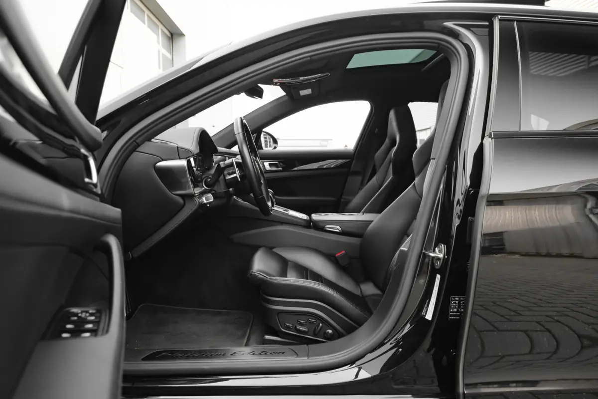 2.9 4 E-Hybrid Platinum Edition 470PK | Bose Audio | Sport Chrono | Panorama Dak | Soft Close | Matrix LED Koplampen | Luchtvering