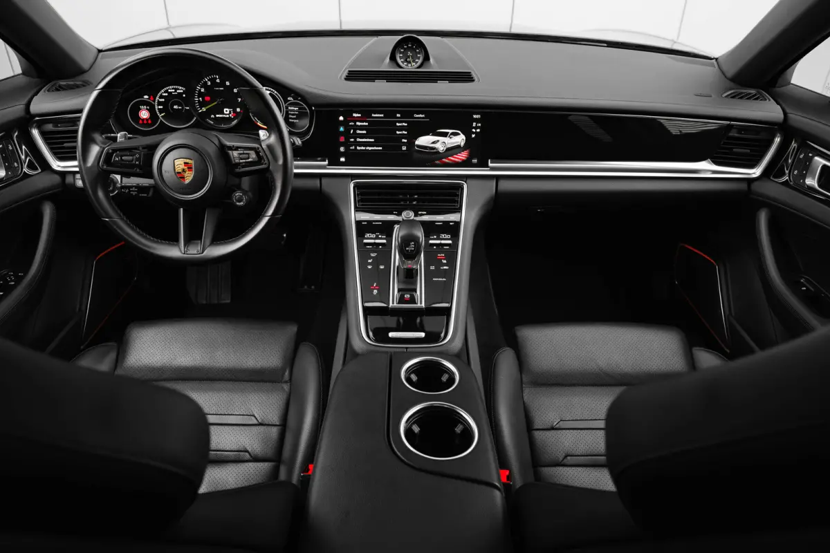 2.9 4 E-Hybrid Platinum Edition 470PK | Bose Audio | Sport Chrono | Panorama Dak | Soft Close | Matrix LED Koplampen | Luchtvering