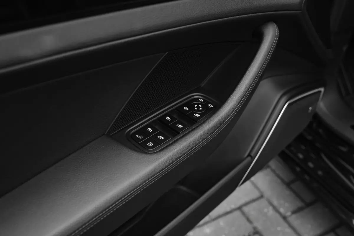 2.9 4 E-Hybrid Platinum Edition 470PK | Bose Audio | Sport Chrono | Panorama Dak | Soft Close | Matrix LED Koplampen | Luchtvering