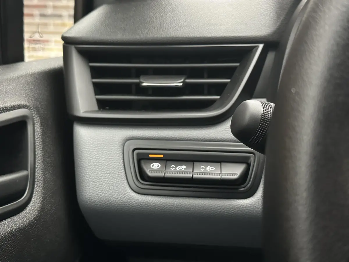 1.0 MT Pure Carplay Navi Led Airco Zuinig!