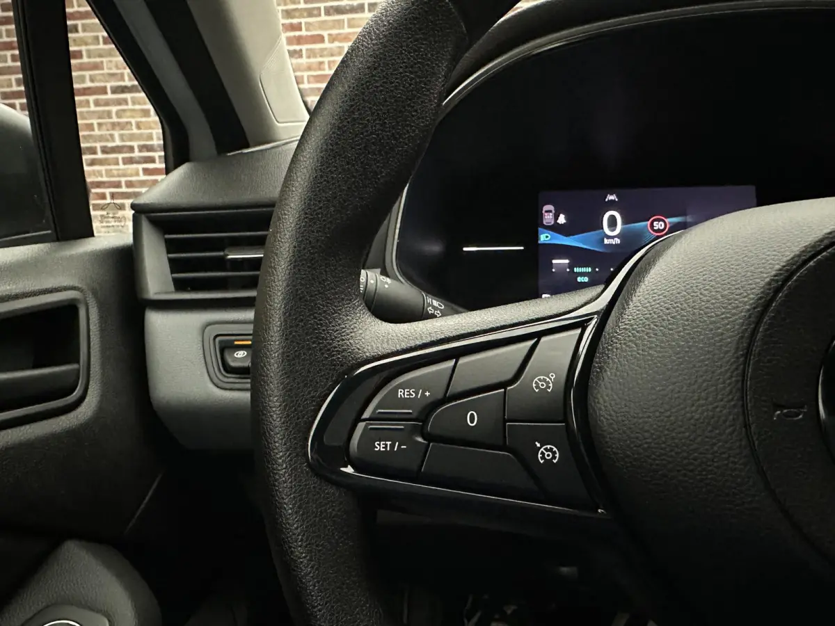 1.0 MT Pure Carplay Navi Led Airco Zuinig!