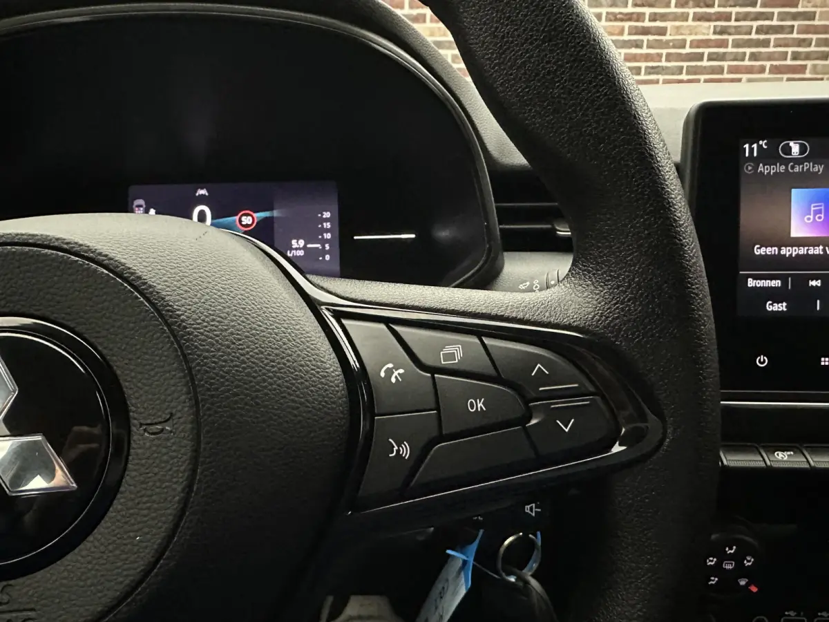 1.0 MT Pure Carplay Navi Led Airco Zuinig!