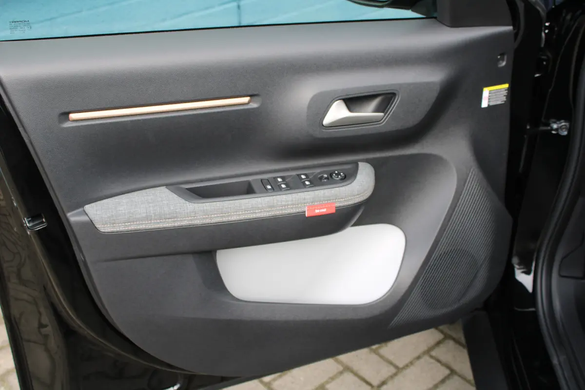 1.2 Hybrid 145pk Plus | Achterspoiler | Achteruitrijcamera | Alarm klasse 1(startblokkering)