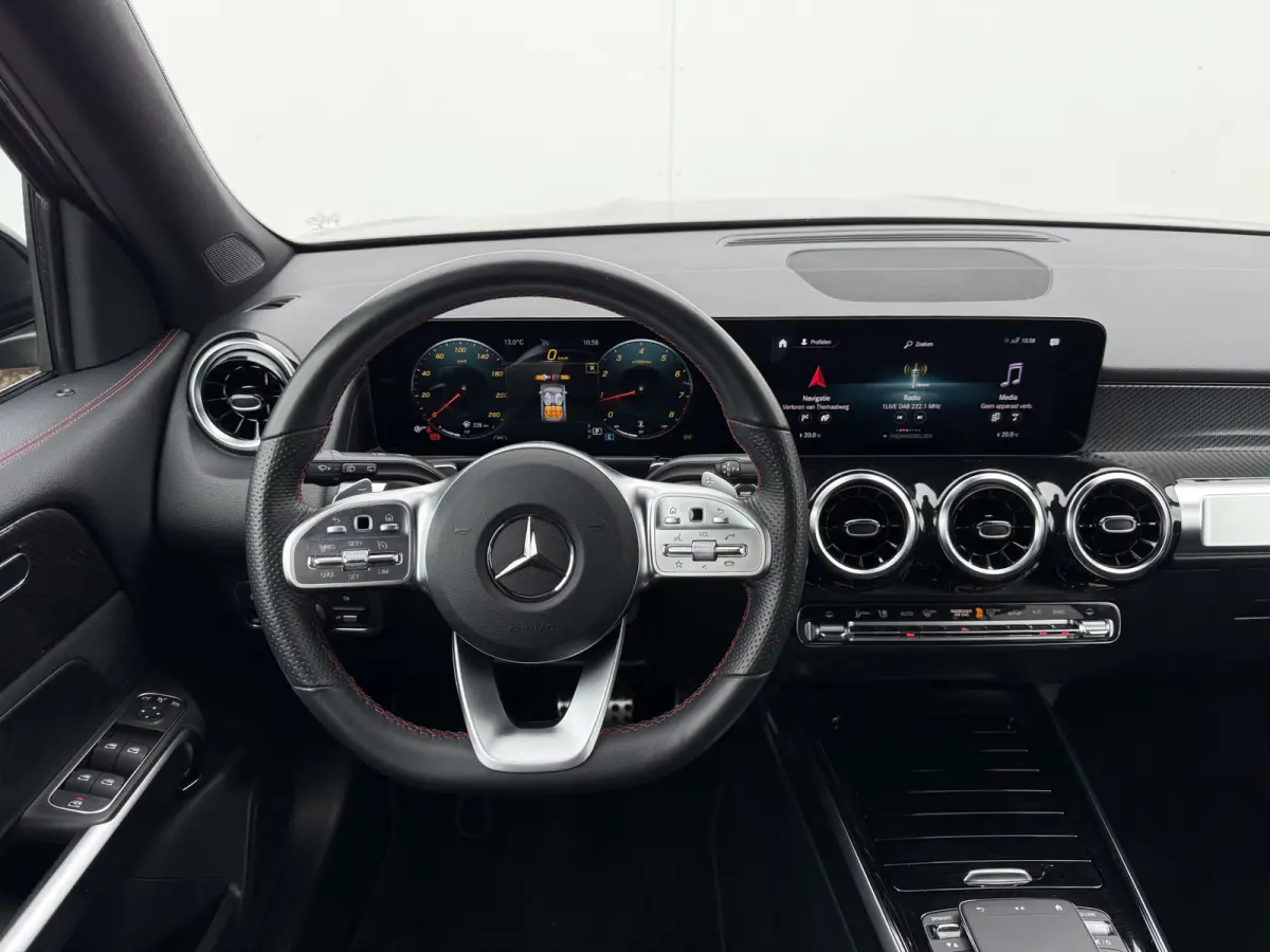 200 Business Solution AMG | Trekhaak | MultiBeam LED | Camera | DAB+ | 19 inch