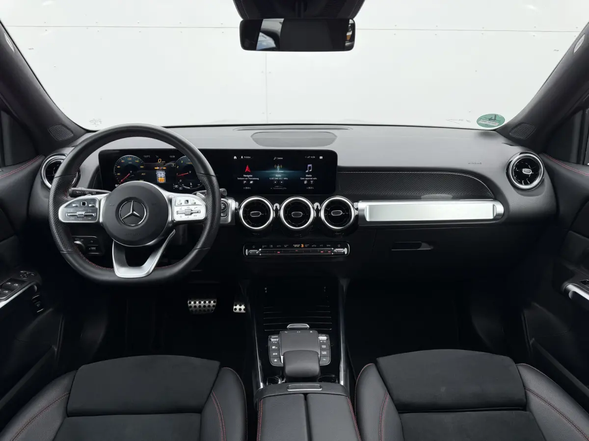 200 Business Solution AMG | Trekhaak | MultiBeam LED | Camera | DAB+ | 19 inch