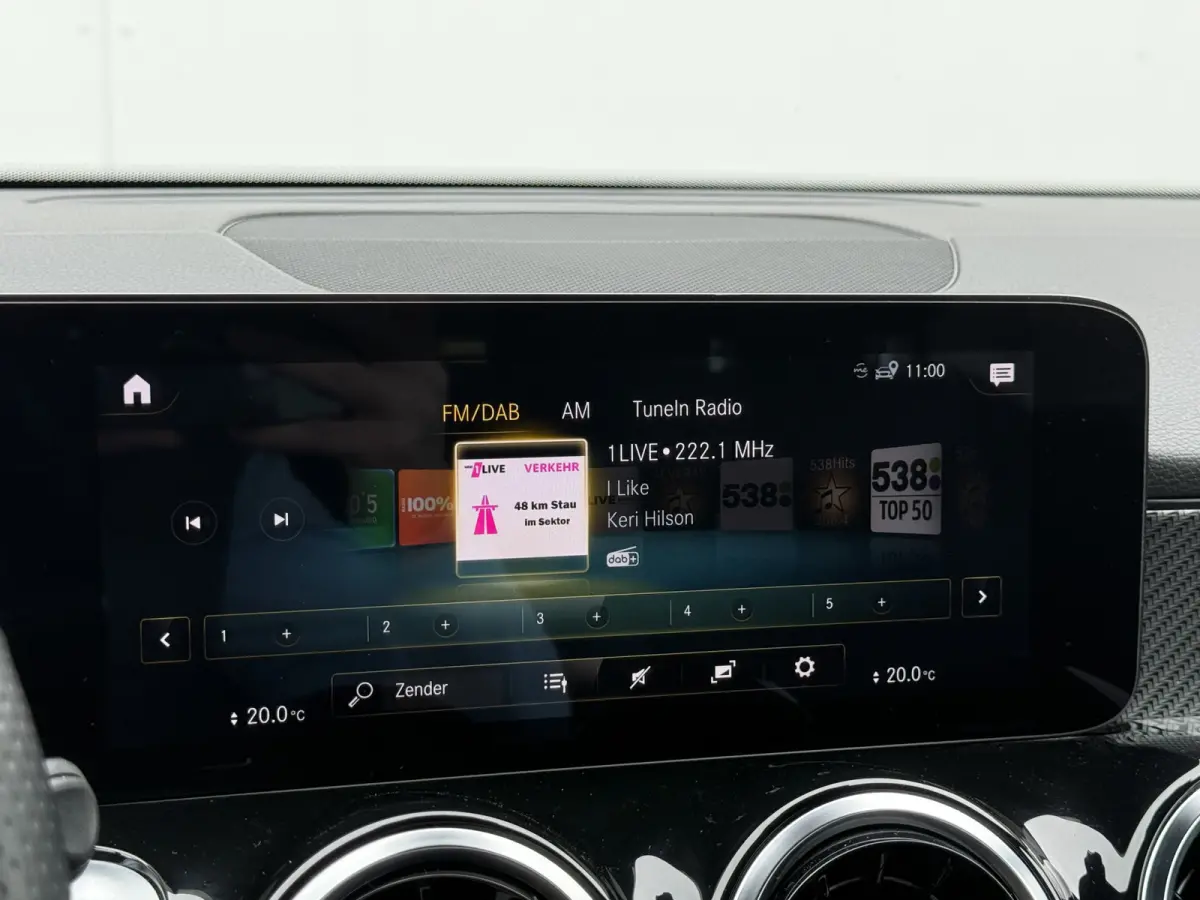 200 Business Solution AMG | Trekhaak | MultiBeam LED | Camera | DAB+ | 19 inch