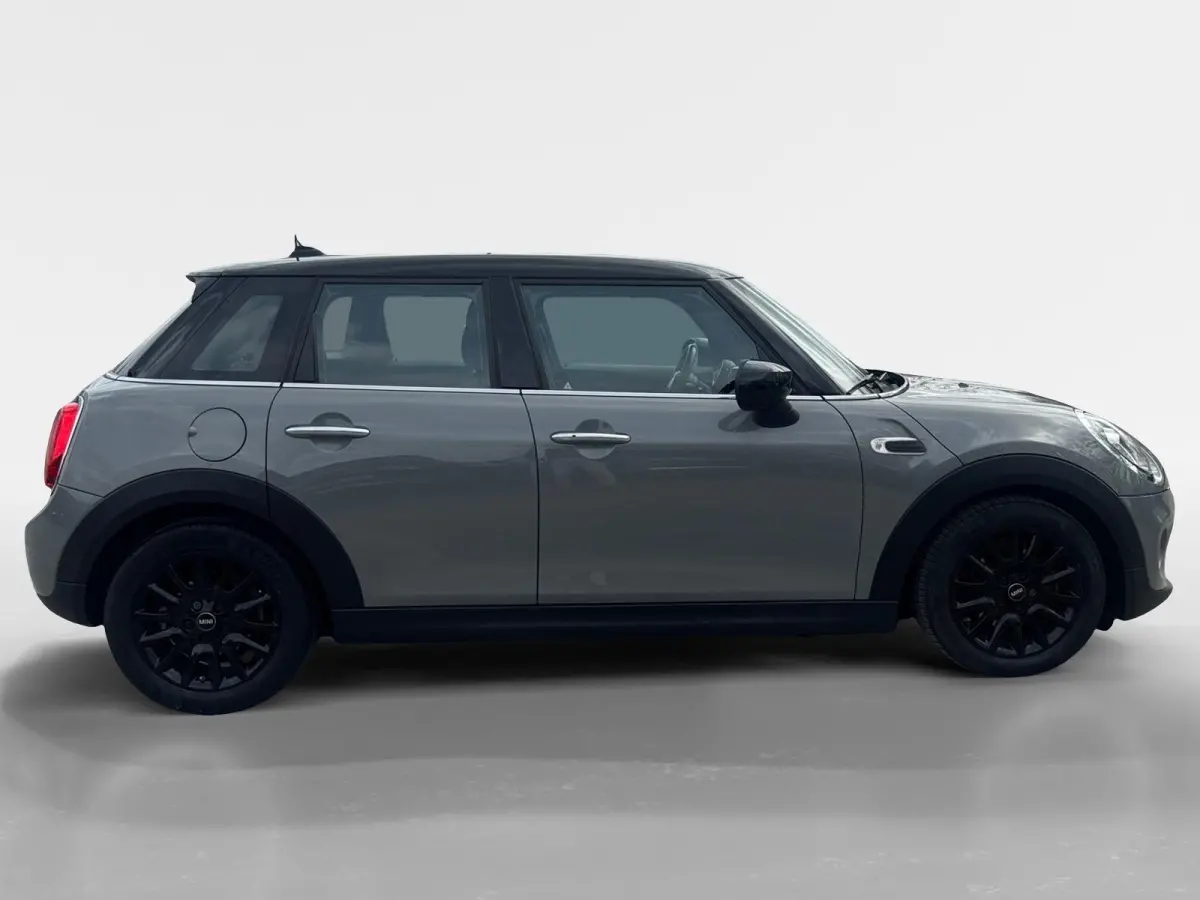 1.5 Cooper Business Edition Automaat | Navi | Clima | Cruise Control | LM Velgen | LED-Koplampen
