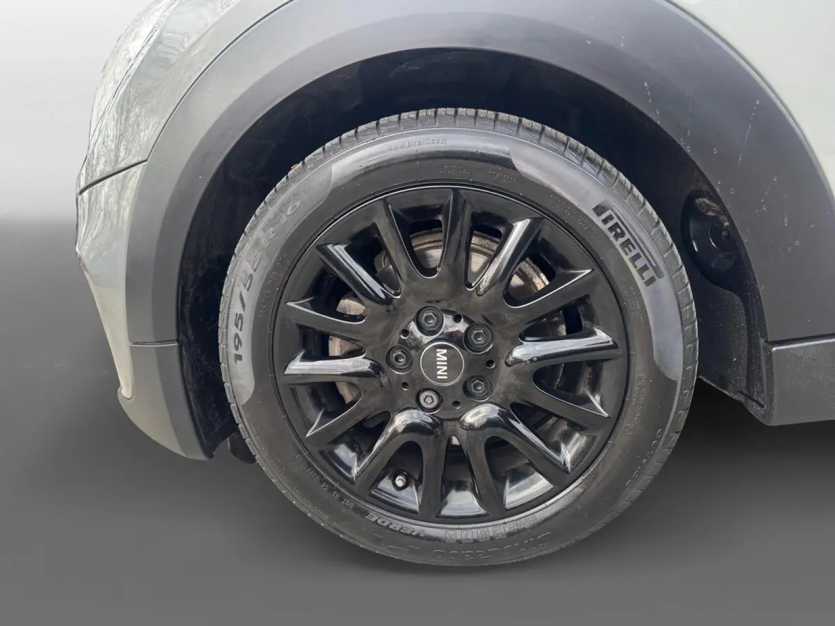 1.5 Cooper Business Edition Automaat | Navi | Clima | Cruise Control | LM Velgen | LED-Koplampen