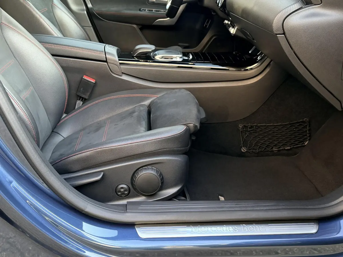 180 Business Solution AMG | Apple Carplay/Camera/18-inch/Navigatie/Trekhaak afn.