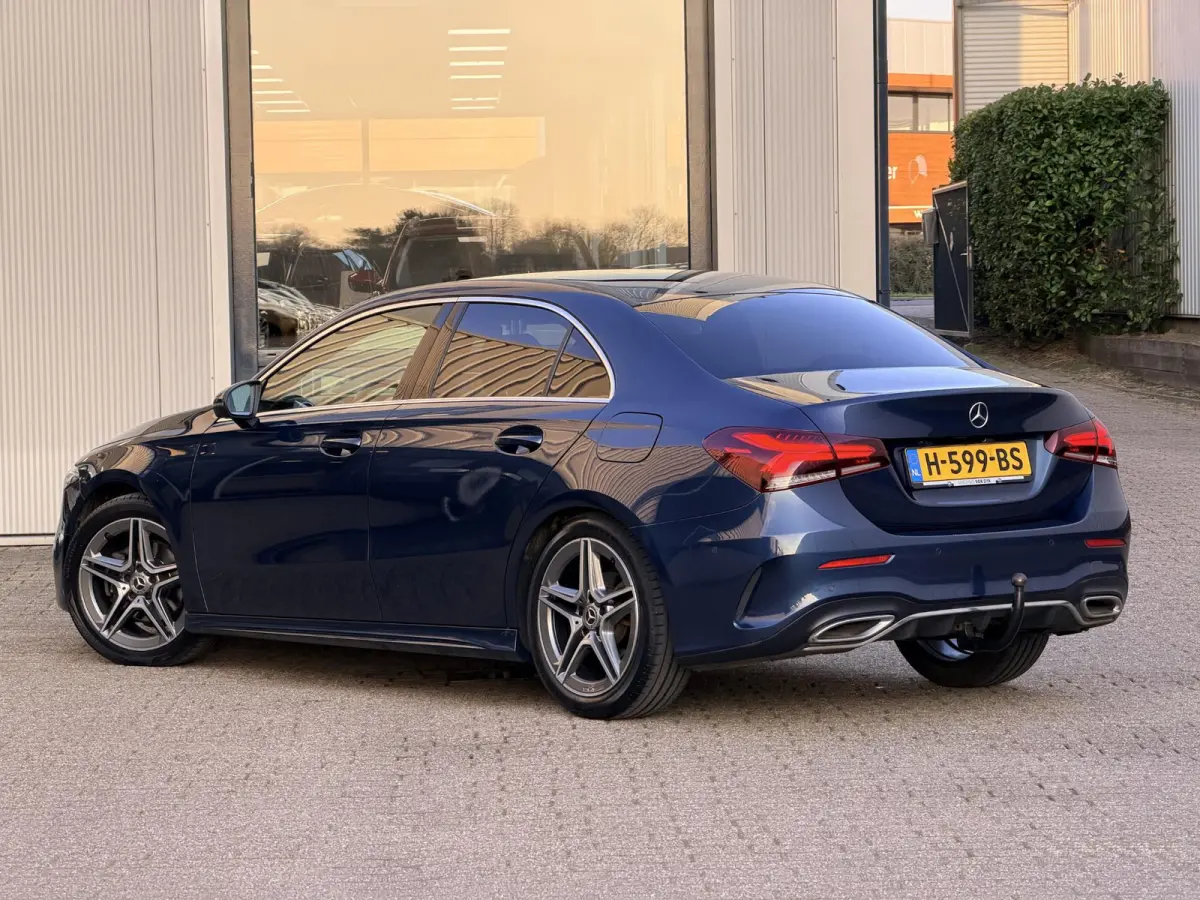 180 Business Solution AMG | Apple Carplay/Camera/18-inch/Navigatie/Trekhaak afn.