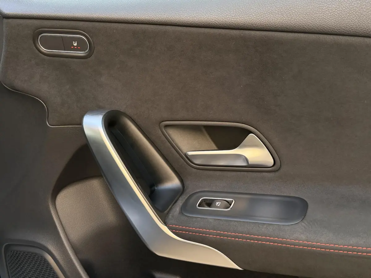 180 Business Solution AMG | Apple Carplay/Camera/18-inch/Navigatie/Trekhaak afn.
