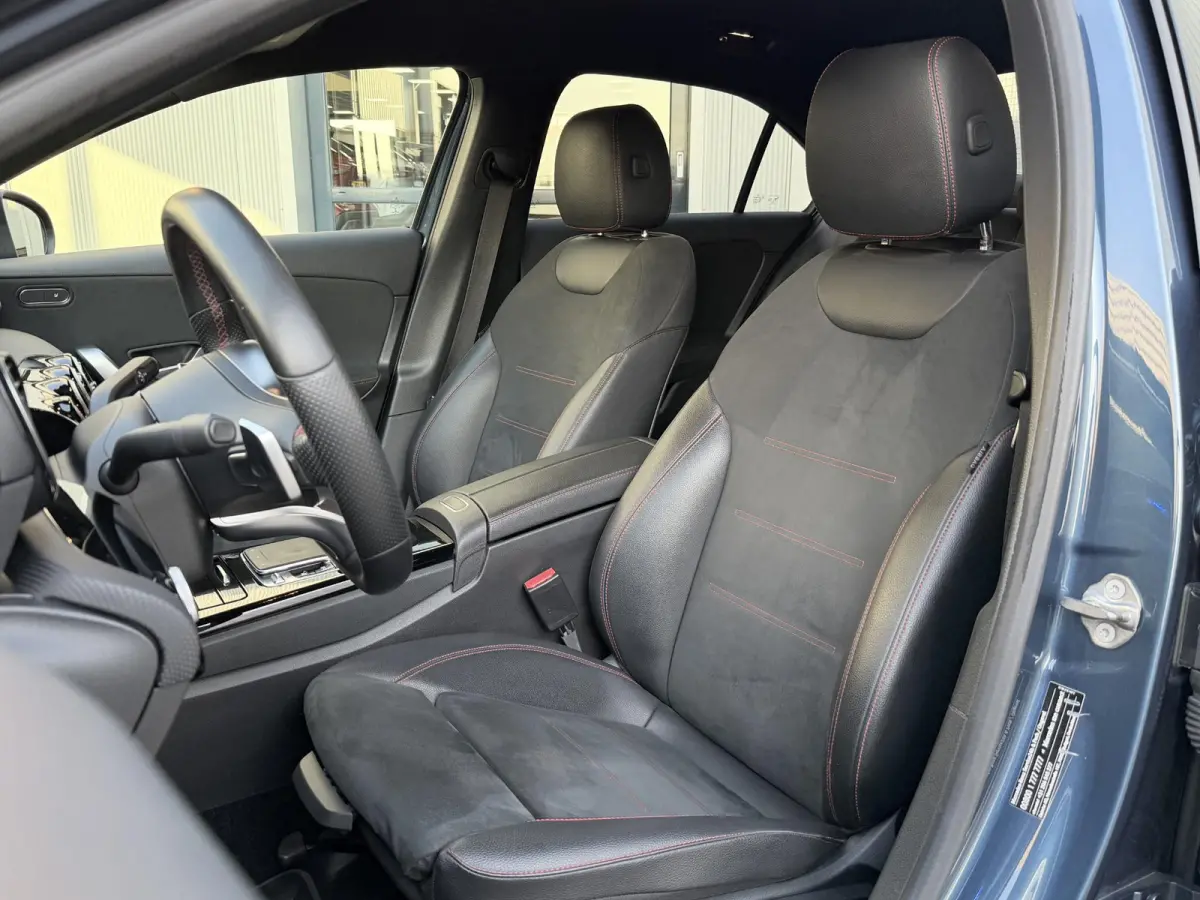 180 Business Solution AMG | Apple Carplay/Camera/18-inch/Navigatie/Trekhaak afn.