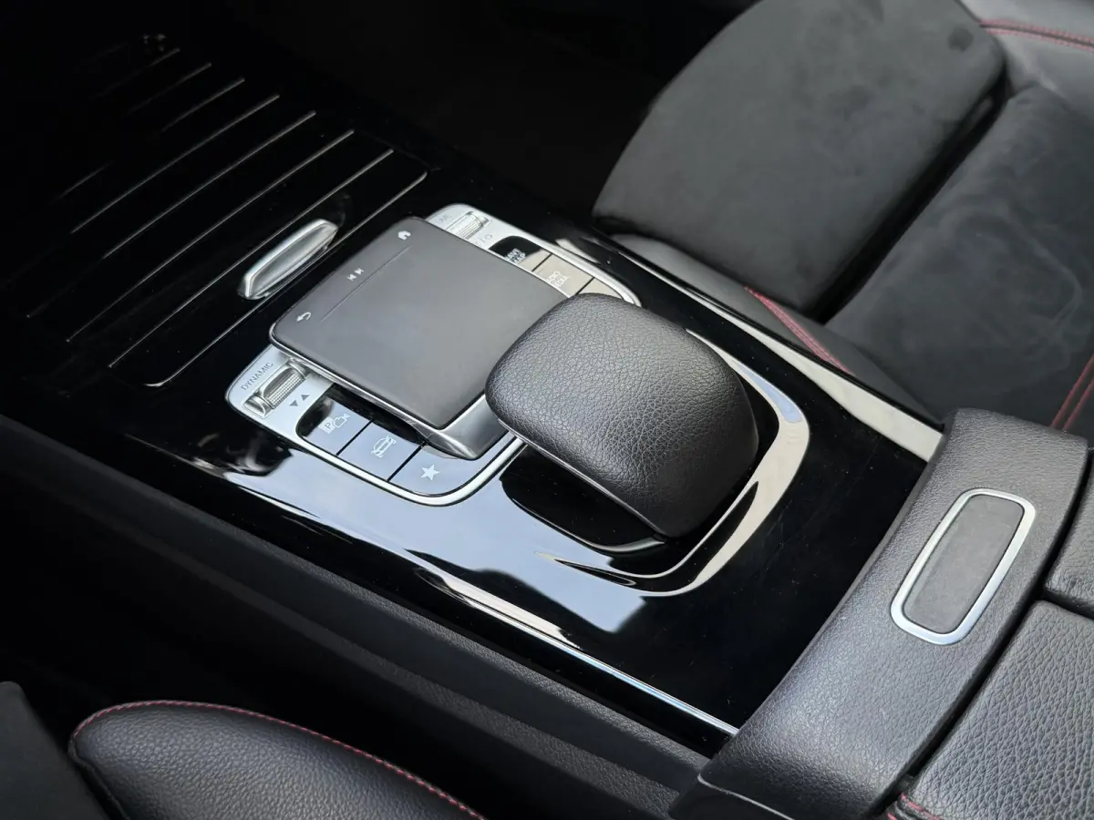180 Business Solution AMG | Apple Carplay/Camera/18-inch/Navigatie/Trekhaak afn.