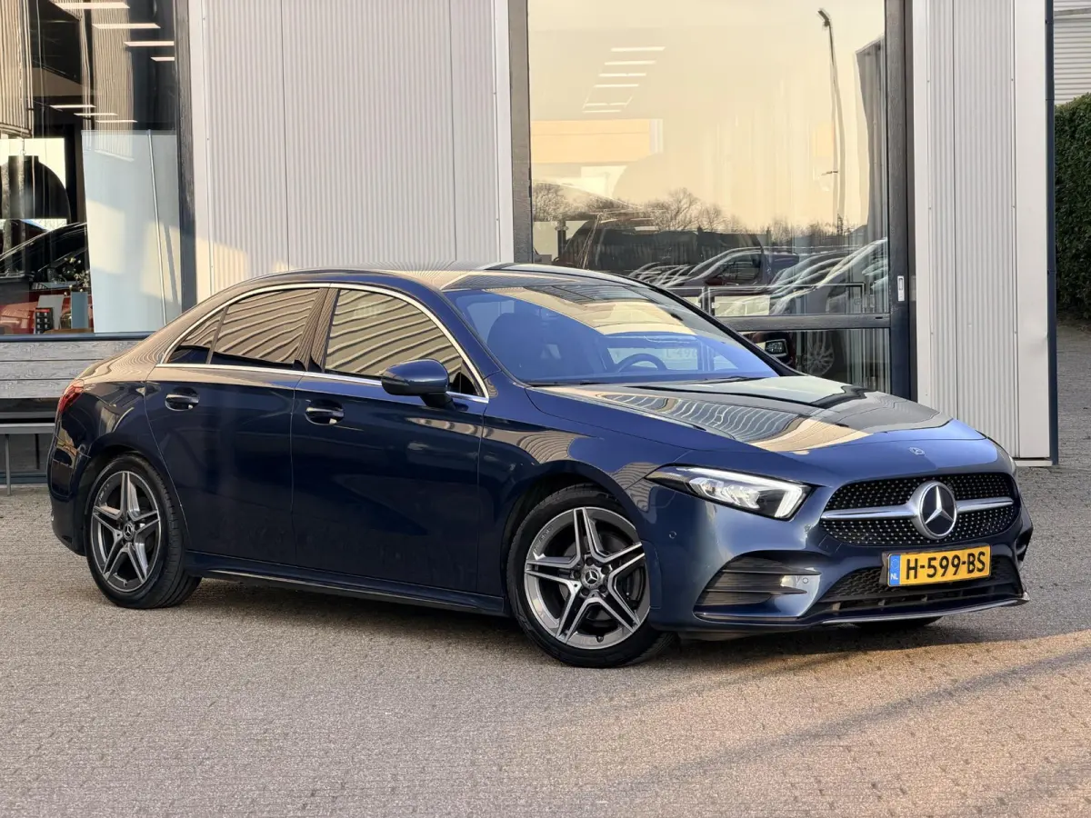 180 Business Solution AMG | Apple Carplay/Camera/18-inch/Navigatie/Trekhaak afn.