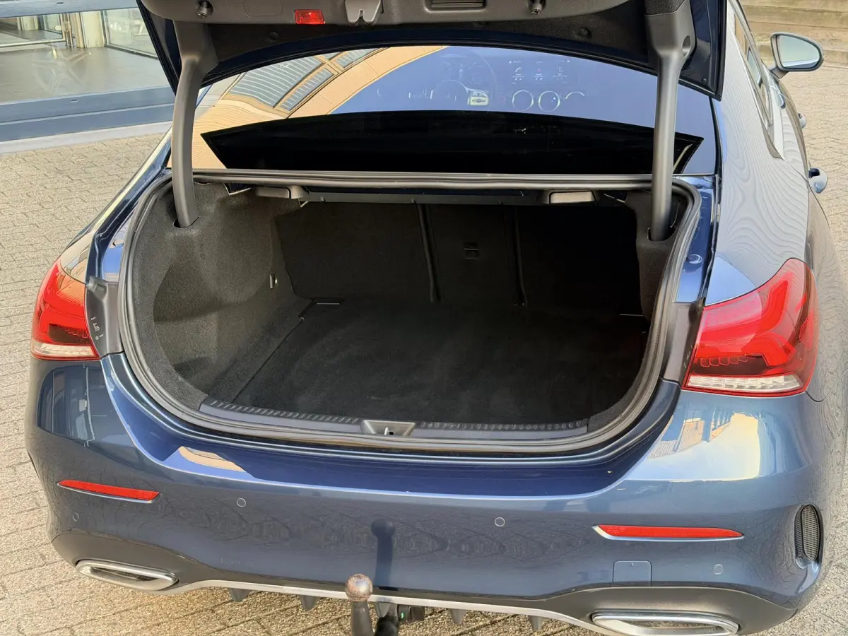 180 Business Solution AMG | Apple Carplay/Camera/18-inch/Navigatie/Trekhaak afn.