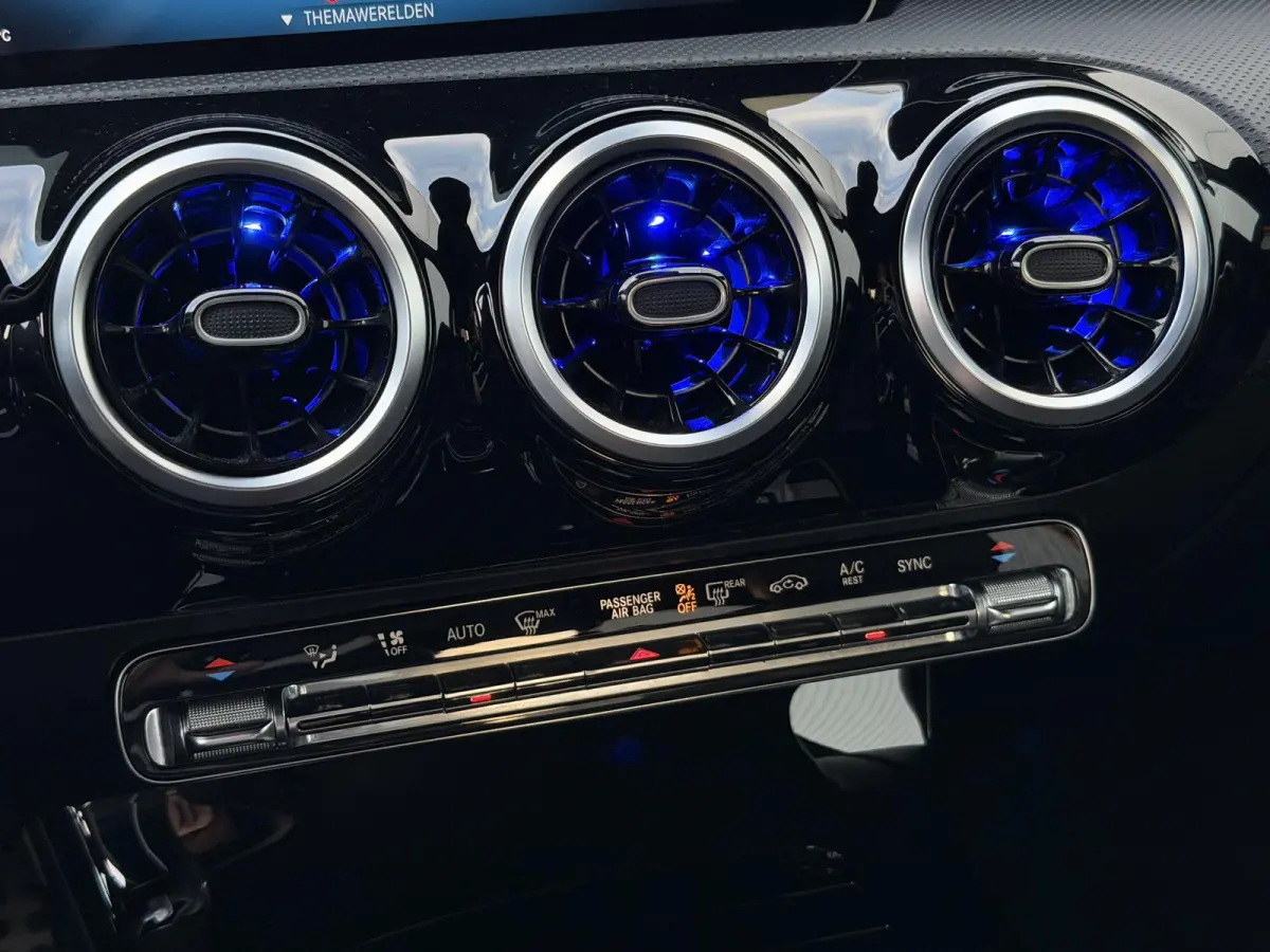 180 Business Solution AMG | Apple Carplay/Camera/18-inch/Navigatie/Trekhaak afn.