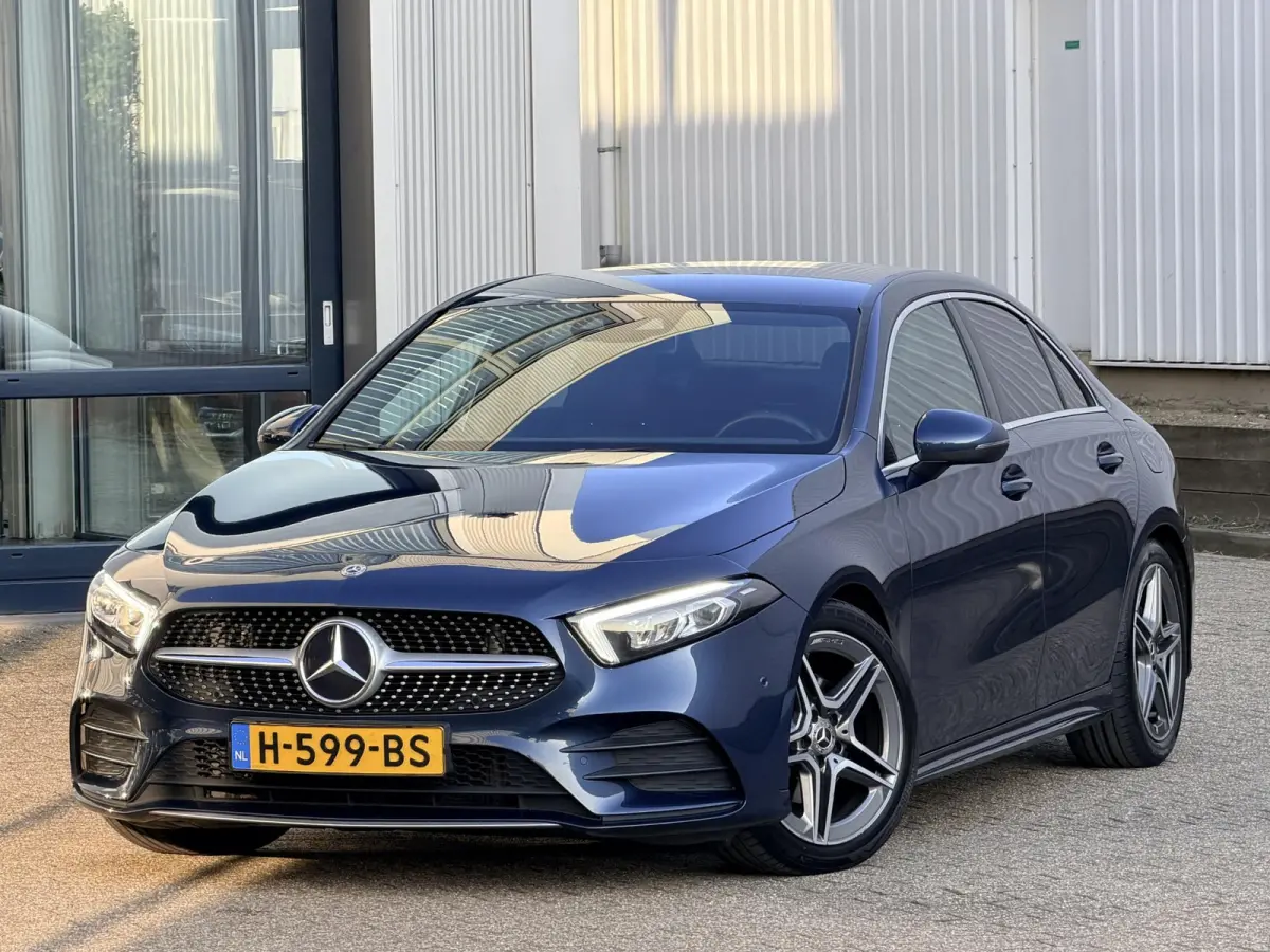 180 Business Solution AMG | Apple Carplay/Camera/18-inch/Navigatie/Trekhaak afn.