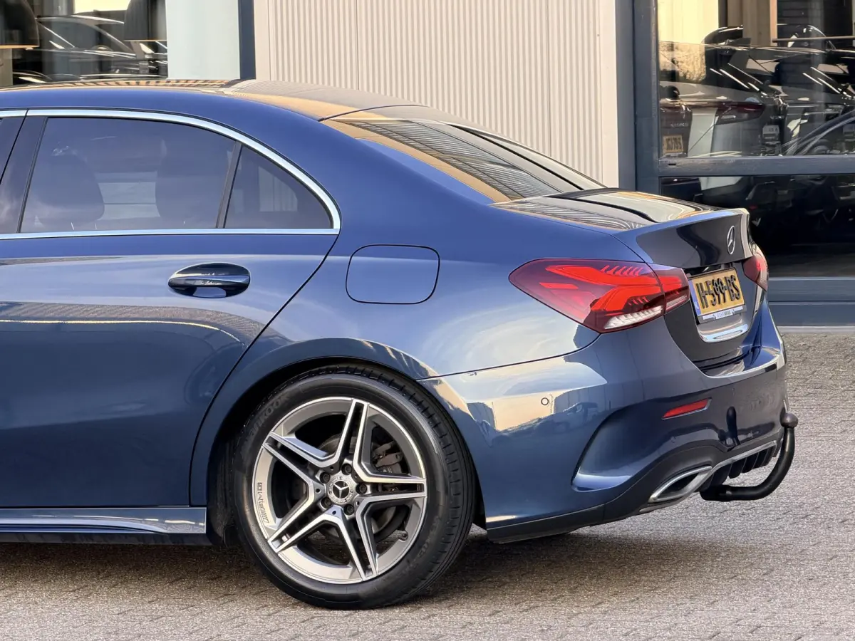 180 Business Solution AMG | Apple Carplay/Camera/18-inch/Navigatie/Trekhaak afn.