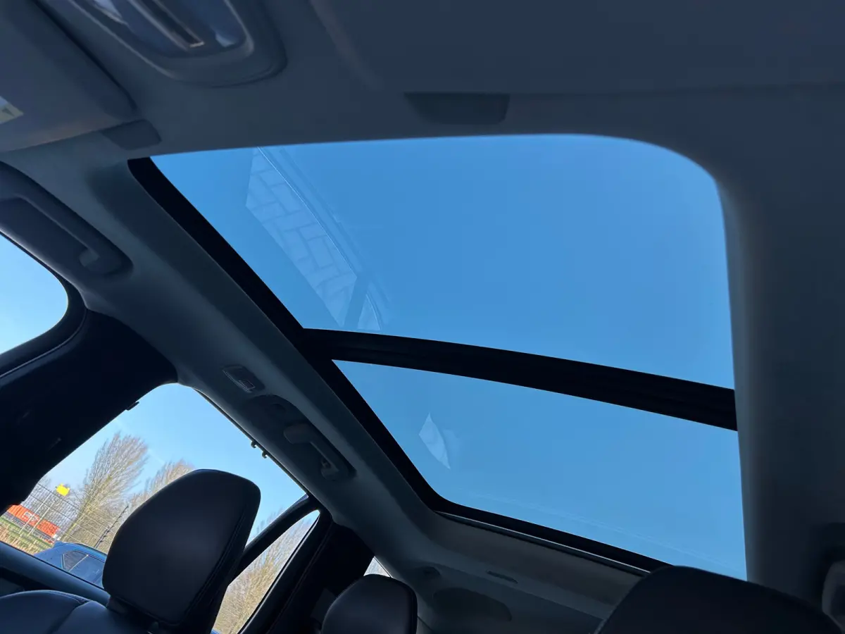 2.0 T8 Plug-in hybrid AWD Ultra Dark | All-seasons | Luchtvering | Massage | Trekhaak | Bowers&Wilkins | Aurora Silver | Gelamineerd glas |