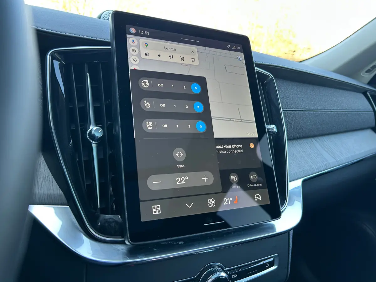 2.0 T8 Plug-in hybrid AWD Ultra Dark | All-seasons | Luchtvering | Massage | Trekhaak | Bowers&Wilkins | Aurora Silver | Gelamineerd glas |