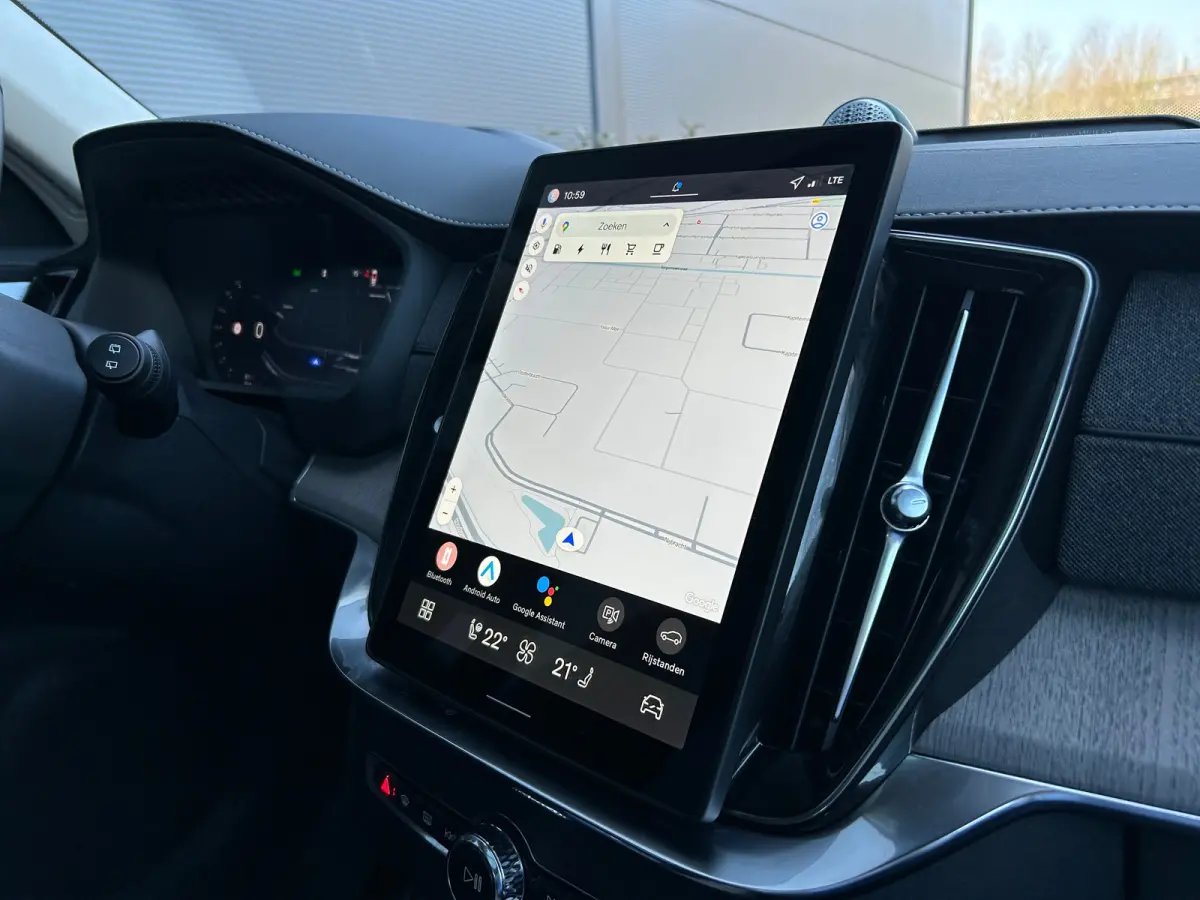 2.0 T8 Plug-in hybrid AWD Ultra Dark | All-seasons | Luchtvering | Massage | Trekhaak | Bowers&Wilkins | Aurora Silver | Gelamineerd glas |