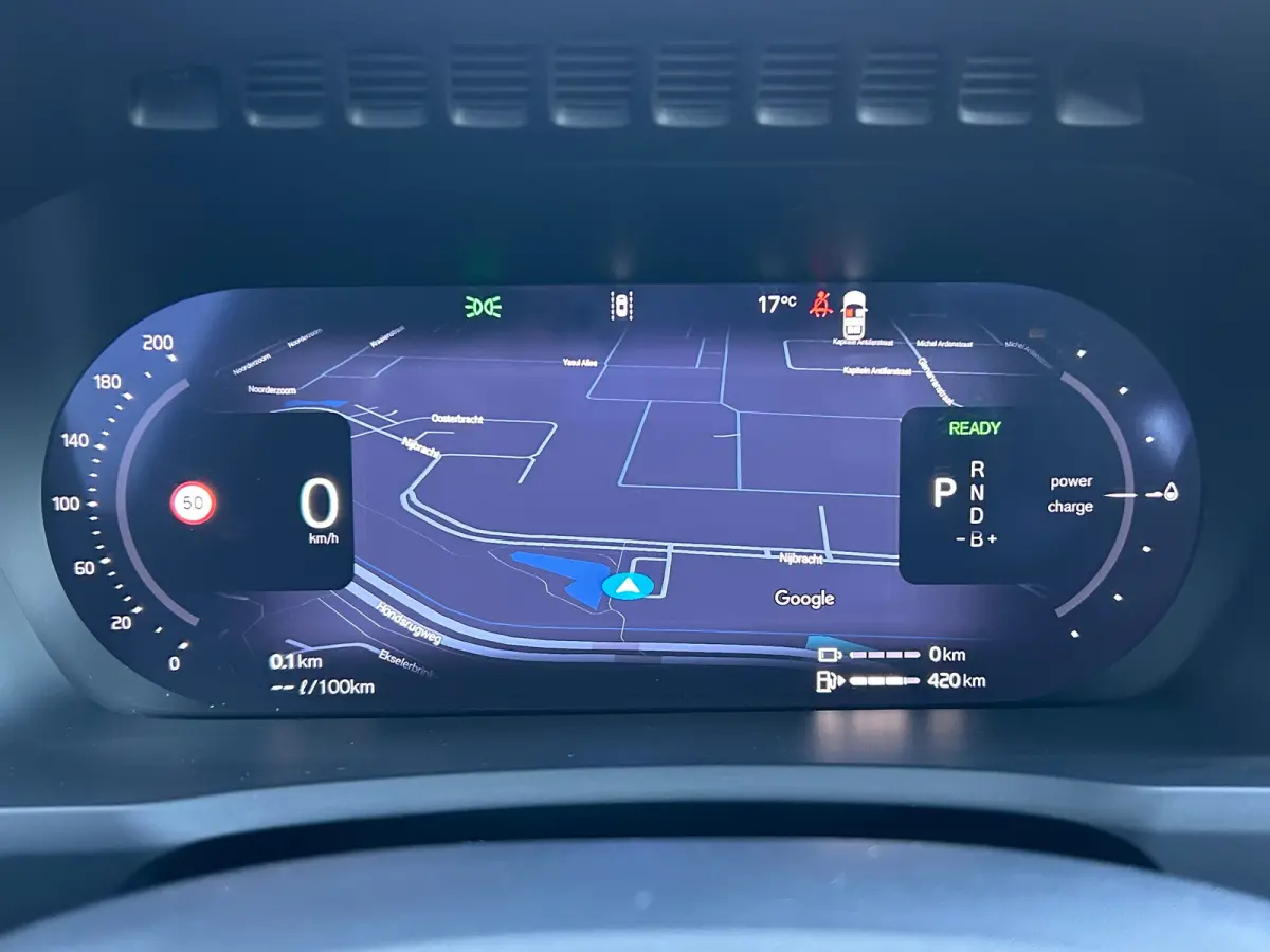 2.0 T8 Plug-in hybrid AWD Ultra Dark | All-seasons | Luchtvering | Massage | Trekhaak | Bowers&Wilkins | Aurora Silver | Gelamineerd glas |