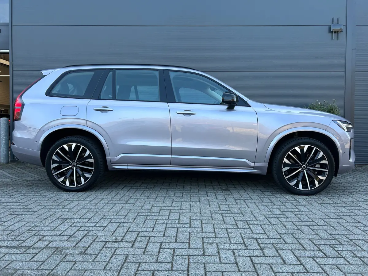 2.0 T8 Plug-in hybrid AWD Ultra Dark | All-seasons | Luchtvering | Massage | Trekhaak | Bowers&Wilkins | Aurora Silver | Gelamineerd glas |