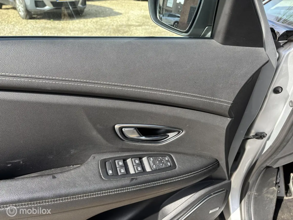 1.3 TCe 160pk Bose black edition navigatie head up panodak automaatLimited