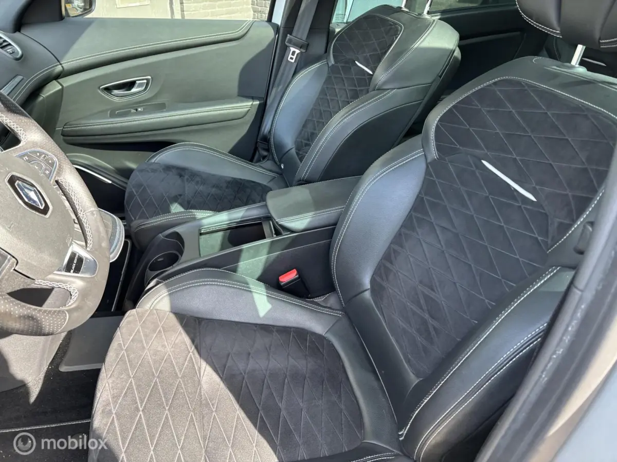 1.3 TCe 160pk Bose black edition navigatie head up panodak automaatLimited