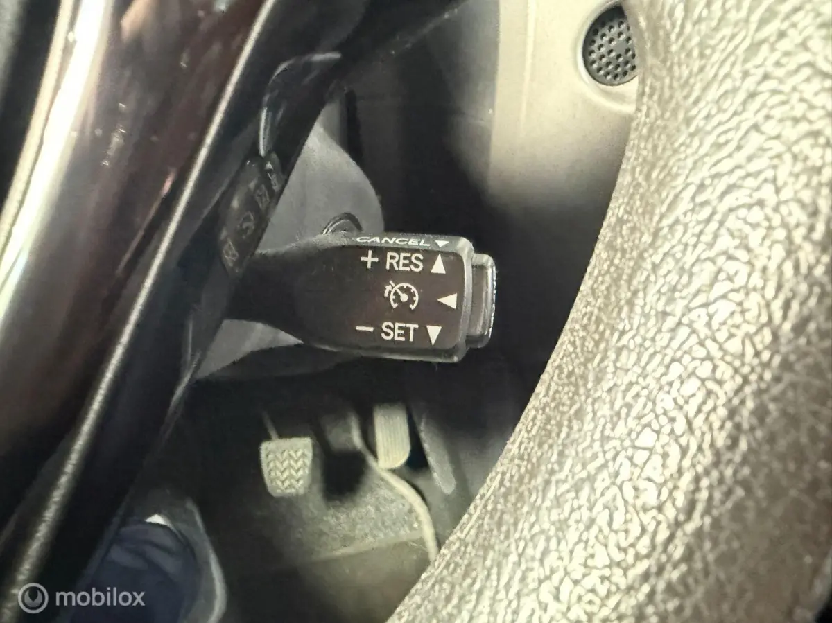 1.0 e-VTi Airscape Feel/ Carplay/ Cruise Control