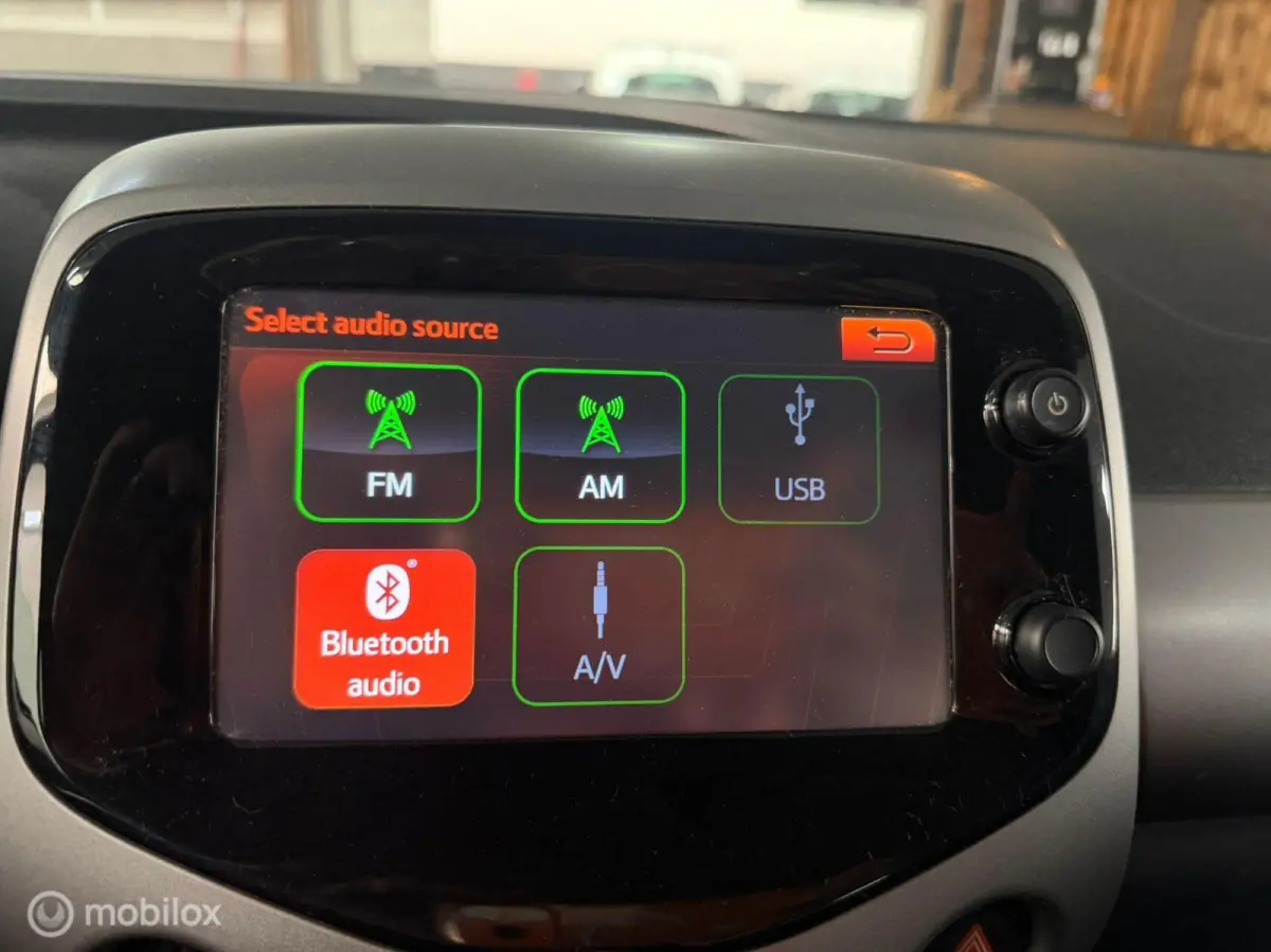 1.0 e-VTi Airscape Feel/ Carplay/ Cruise Control