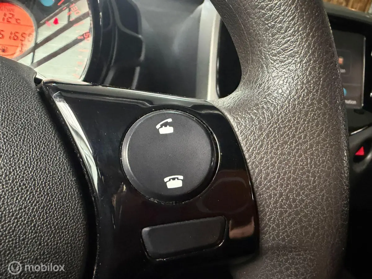1.0 e-VTi Airscape Feel/ Carplay/ Cruise Control
