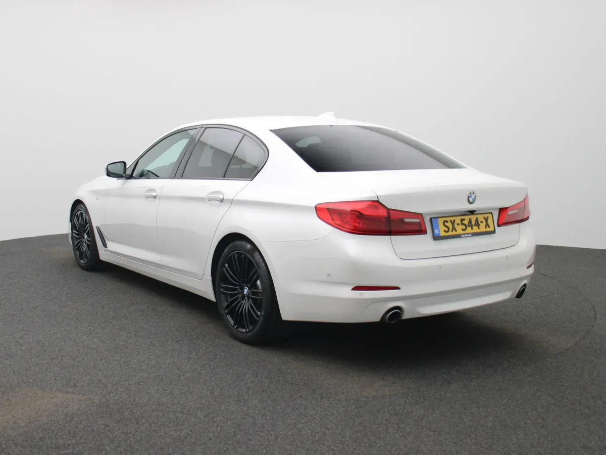 520i High Executive | LEDER | MEMORY STOEL | CAMERA | NAVIGATIE | STOELVERWARMING