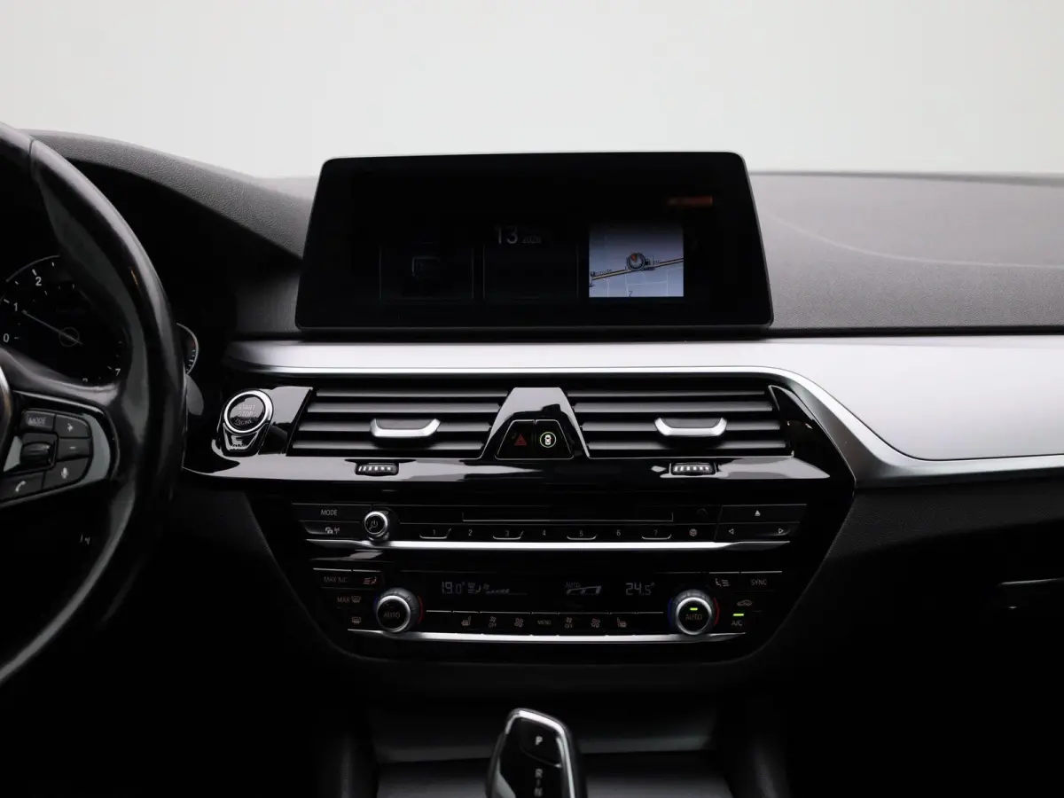 520i High Executive | LEDER | MEMORY STOEL | CAMERA | NAVIGATIE | STOELVERWARMING