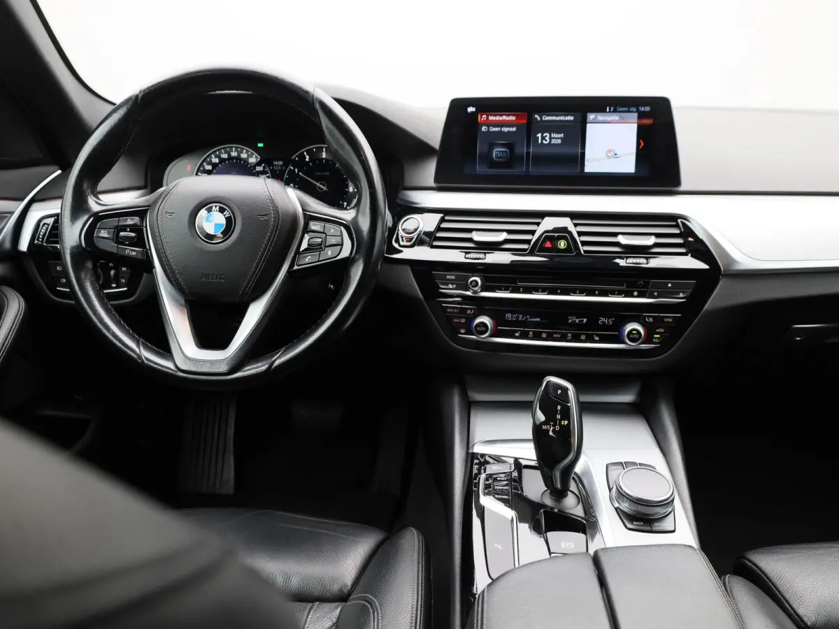 520i High Executive | LEDER | MEMORY STOEL | CAMERA | NAVIGATIE | STOELVERWARMING