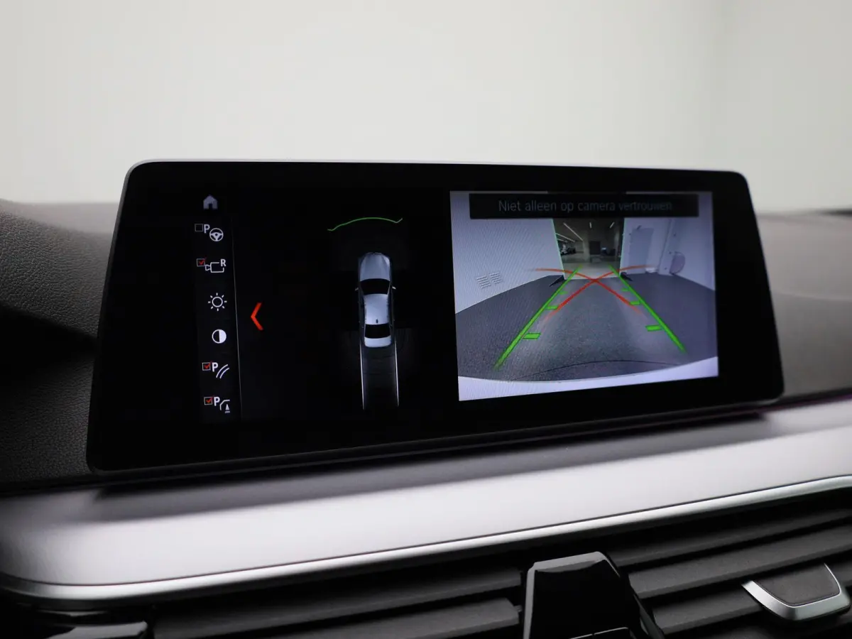 520i High Executive | LEDER | MEMORY STOEL | CAMERA | NAVIGATIE | STOELVERWARMING