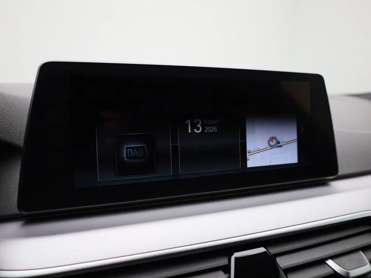 520i High Executive | LEDER | MEMORY STOEL | CAMERA | NAVIGATIE | STOELVERWARMING