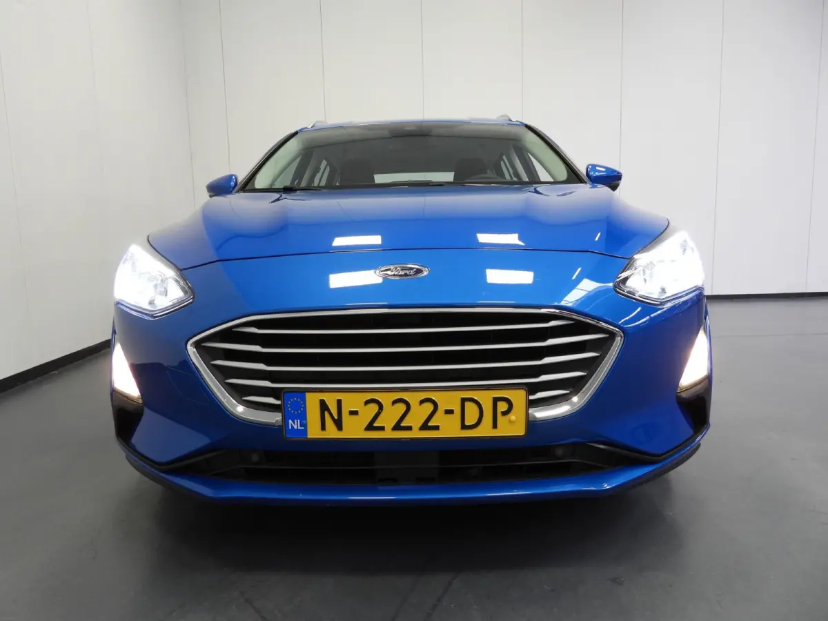 1.0 EcoBoost Trend Business NAVI/WINTERPACK/LED/AGR/ADAPT.CRUISE/16"LMV!