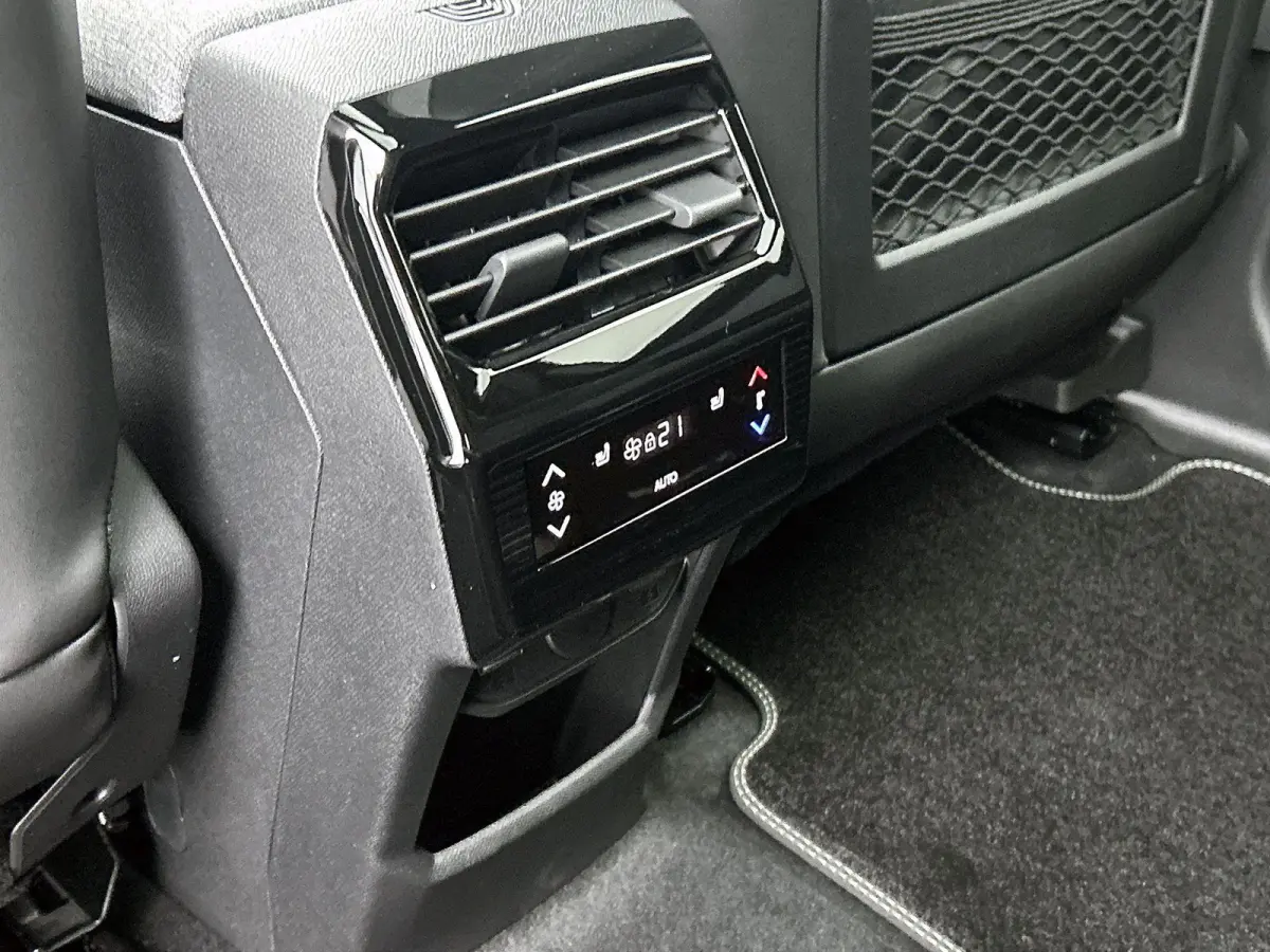 GT Plug-in Hybrid 195 e-DCS7 | Voorraad Model | Navigatie | Panoramisch Schuifdak | Elektrisch Verstelbare Voorstoelen | 360 °C Camera | Handsfree Kofferbak |