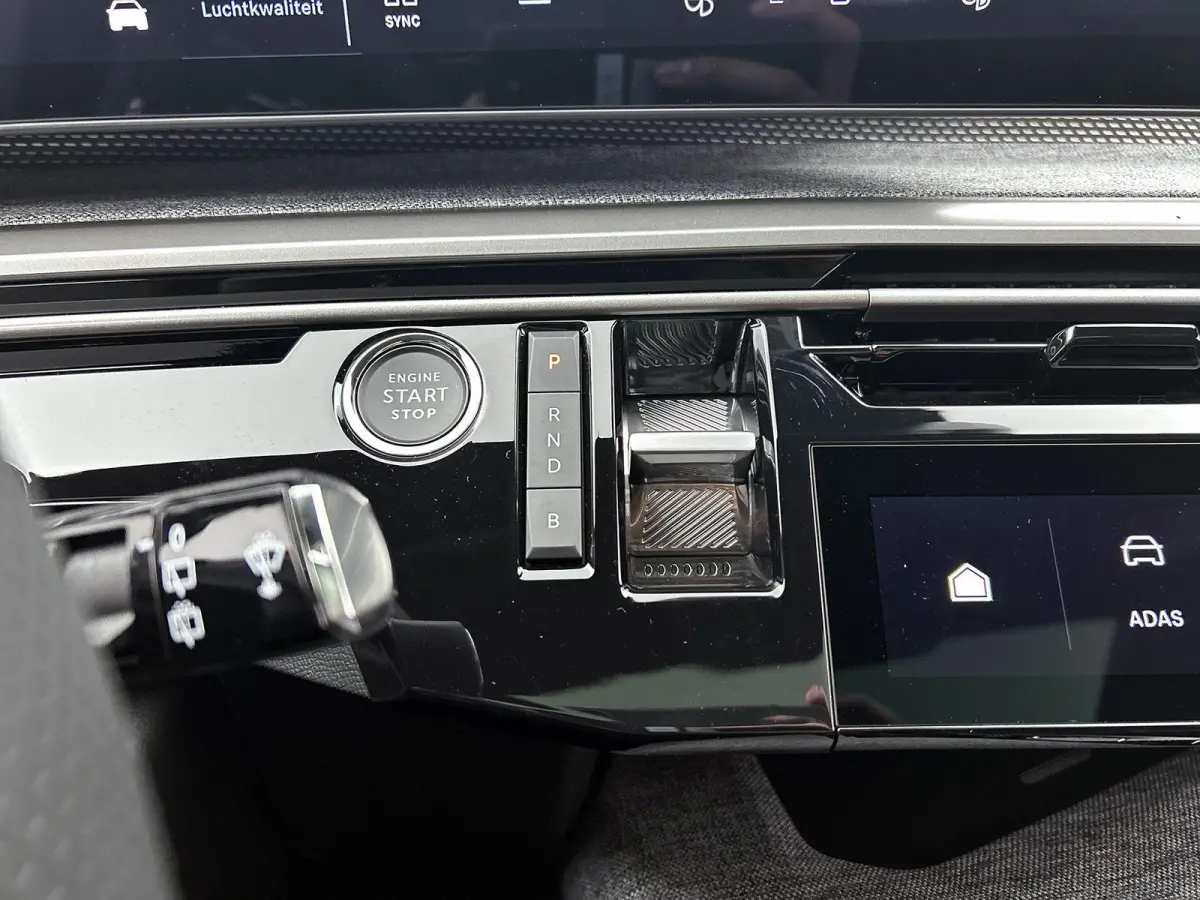 GT Plug-in Hybrid 195 e-DCS7 | Voorraad Model | Navigatie | Panoramisch Schuifdak | Elektrisch Verstelbare Voorstoelen | 360 °C Camera | Handsfree Kofferbak |