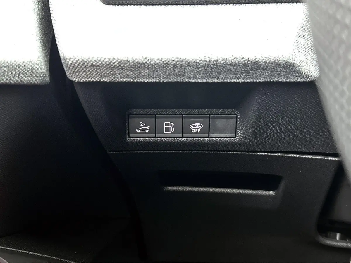 GT Plug-in Hybrid 195 e-DCS7 | Voorraad Model | Navigatie | Panoramisch Schuifdak | Elektrisch Verstelbare Voorstoelen | 360 °C Camera | Handsfree Kofferbak |