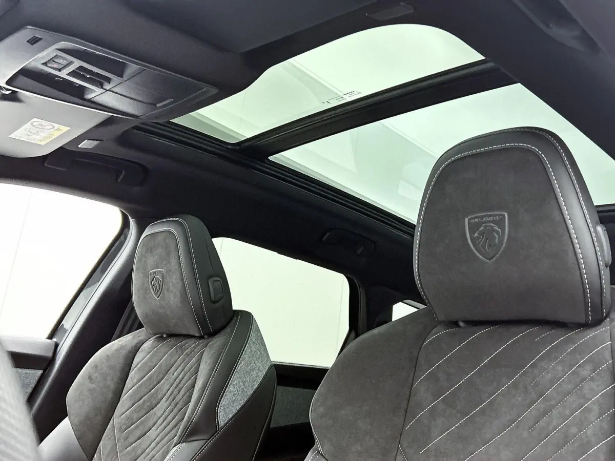 GT Plug-in Hybrid 195 e-DCS7 | Voorraad Model | Navigatie | Panoramisch Schuifdak | Elektrisch Verstelbare Voorstoelen | 360 °C Camera | Handsfree Kofferbak |