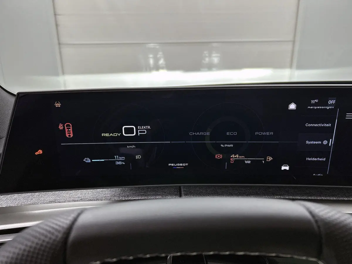 GT Plug-in Hybrid 195 e-DCS7 | Voorraad Model | Navigatie | Panoramisch Schuifdak | Elektrisch Verstelbare Voorstoelen | 360 °C Camera | Handsfree Kofferbak |
