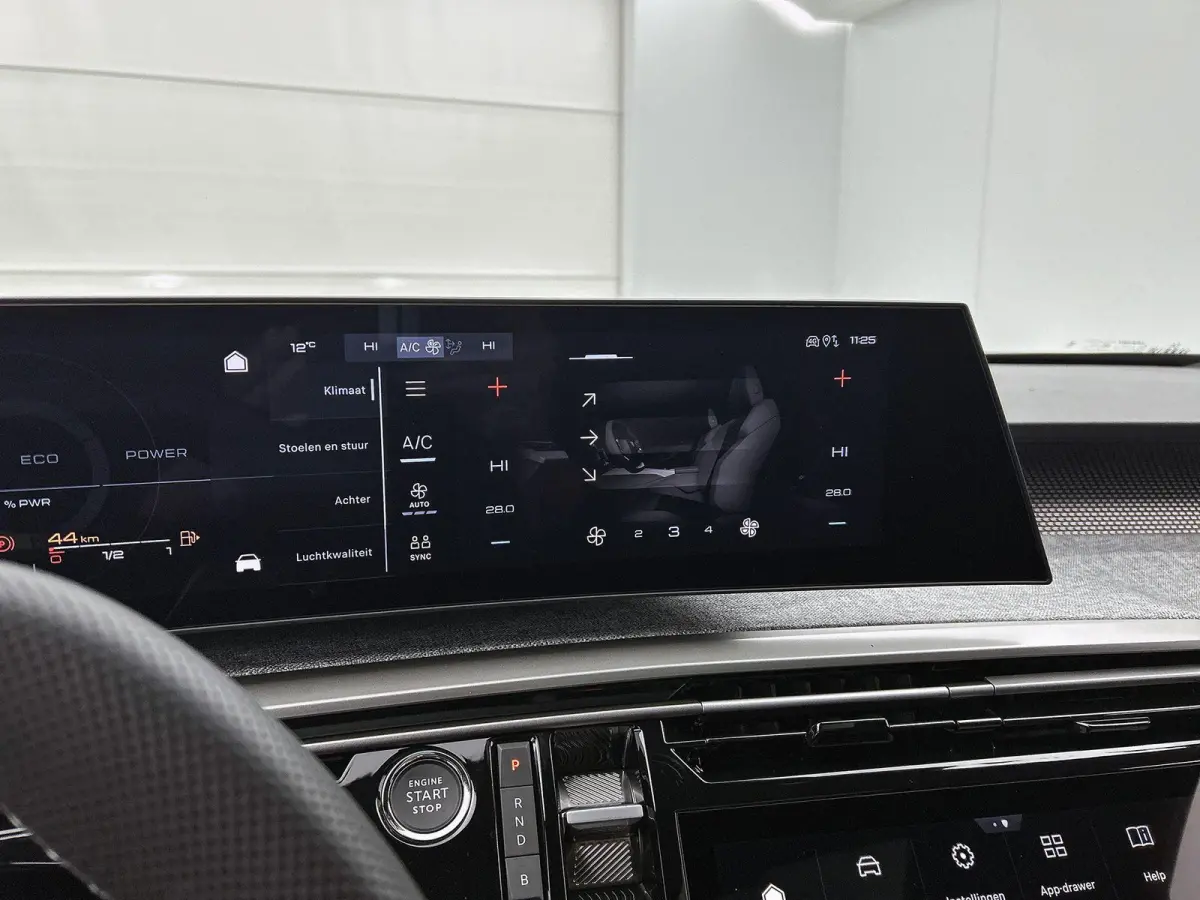 GT Plug-in Hybrid 195 e-DCS7 | Voorraad Model | Navigatie | Panoramisch Schuifdak | Elektrisch Verstelbare Voorstoelen | 360 °C Camera | Handsfree Kofferbak |