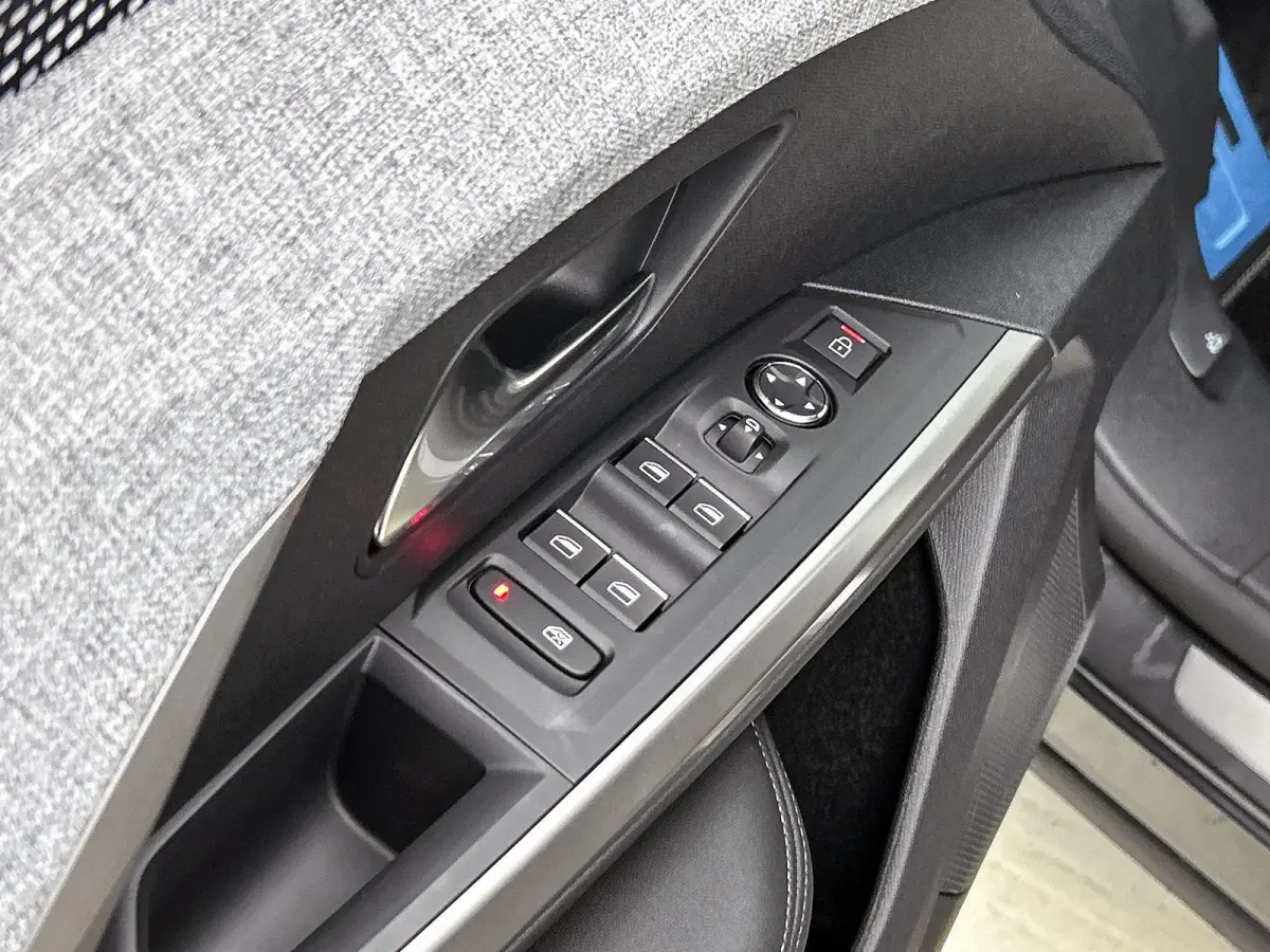 GT Plug-in Hybrid 195 e-DCS7 | Voorraad Model | Navigatie | Panoramisch Schuifdak | Elektrisch Verstelbare Voorstoelen | 360 °C Camera | Handsfree Kofferbak |