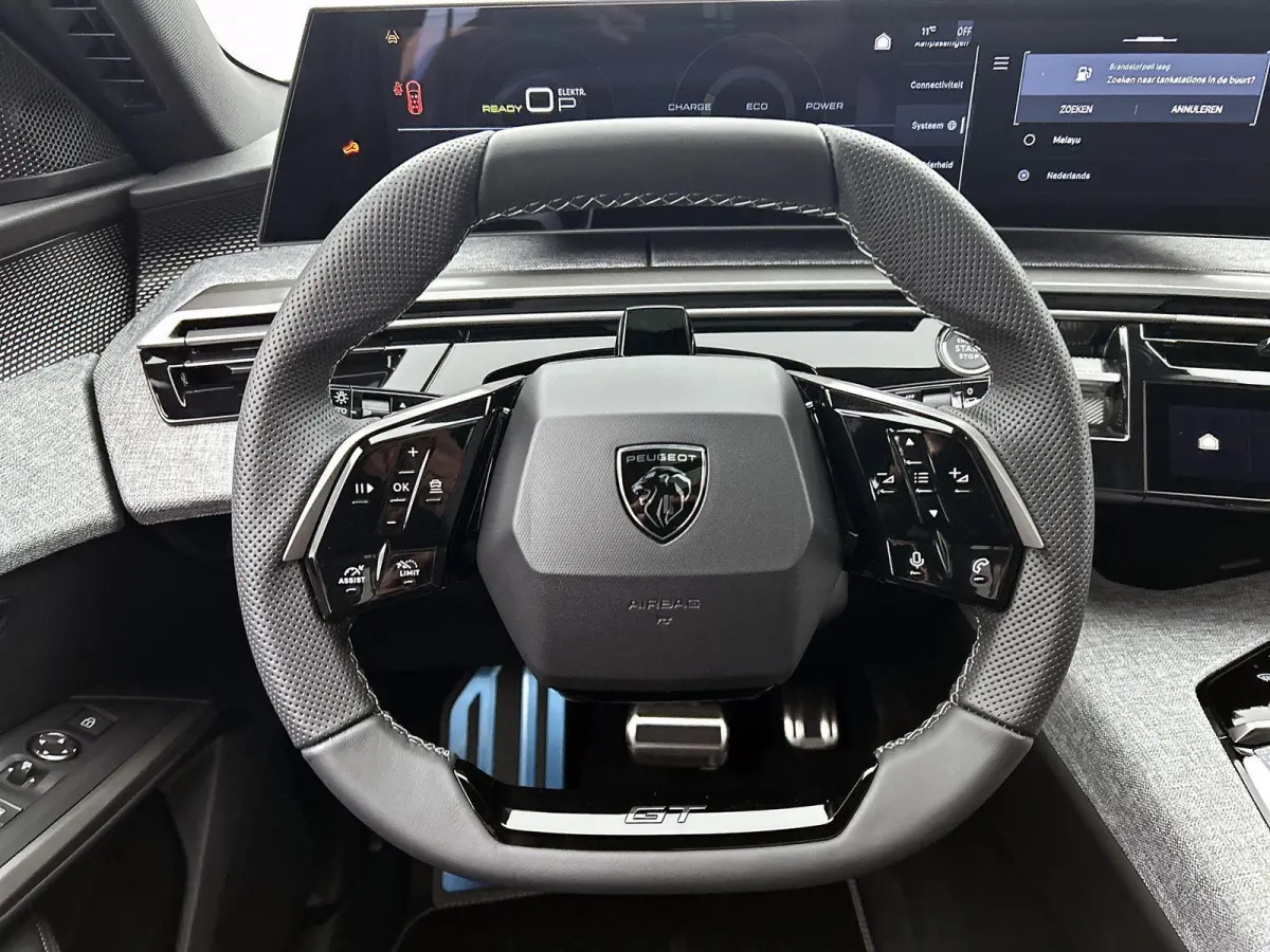 GT Plug-in Hybrid 195 e-DCS7 | Voorraad Model | Navigatie | Panoramisch Schuifdak | Elektrisch Verstelbare Voorstoelen | 360 °C Camera | Handsfree Kofferbak |
