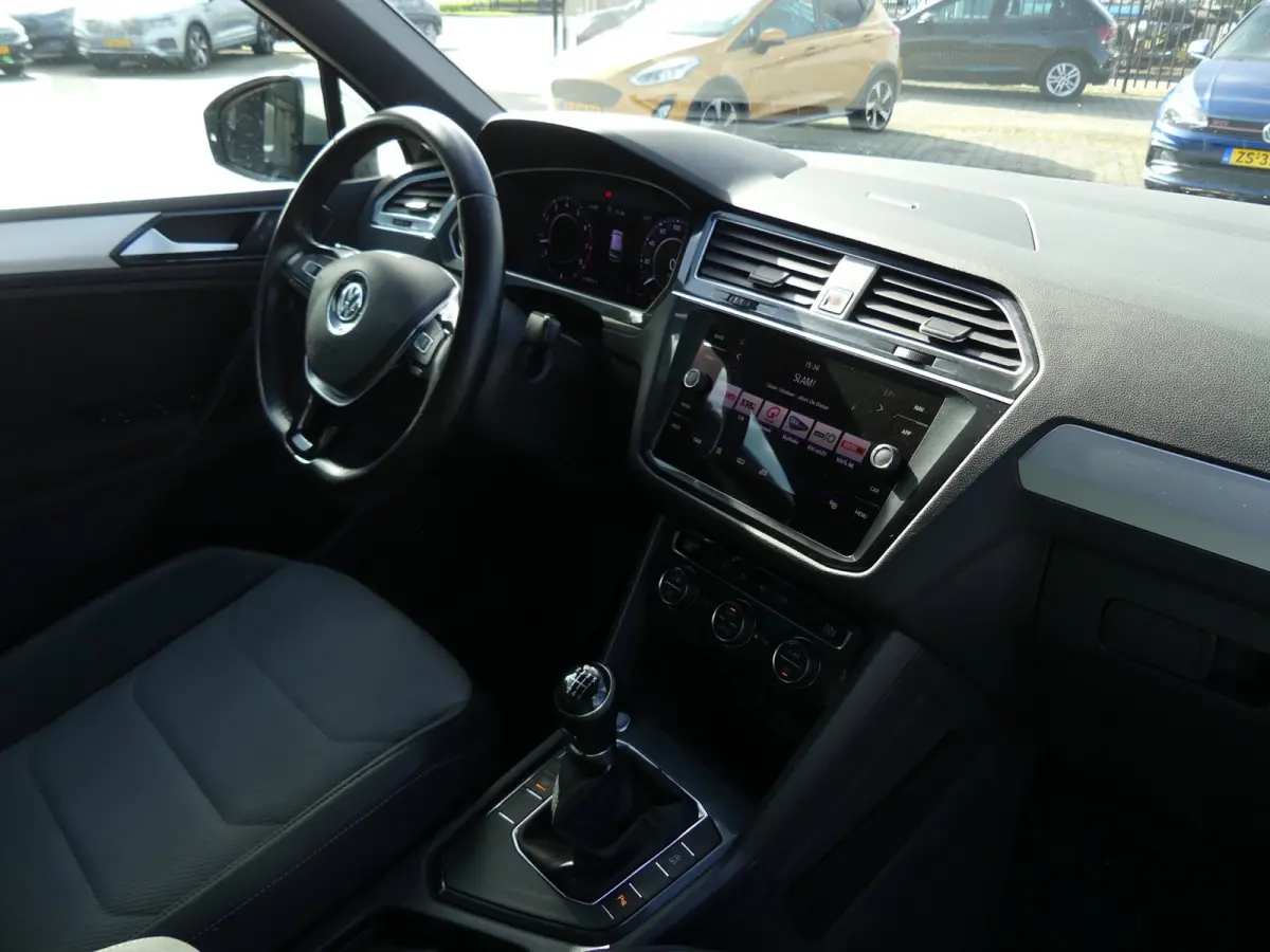 1.4 TSI Comfortline Business R / LED / VIRTUAL / TREKHAAK