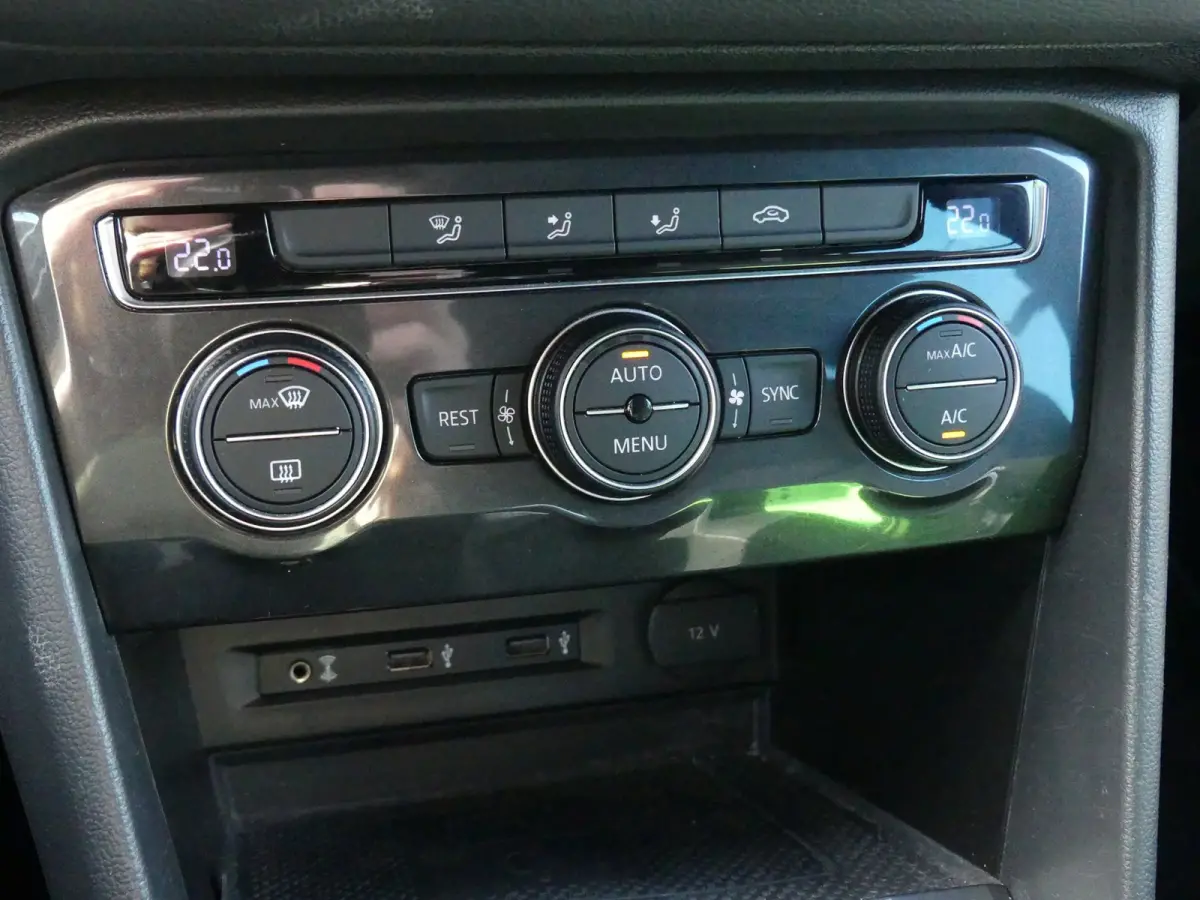 1.4 TSI Comfortline Business R / LED / VIRTUAL / TREKHAAK