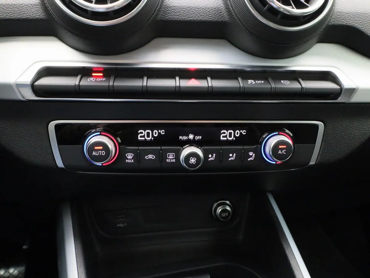 30 TFSI epic 116 PK | S-line | Navigatie | Cruise Control | Trekhaak | Parkeersensoren | Climate Control | Lichtmetalen velgen |